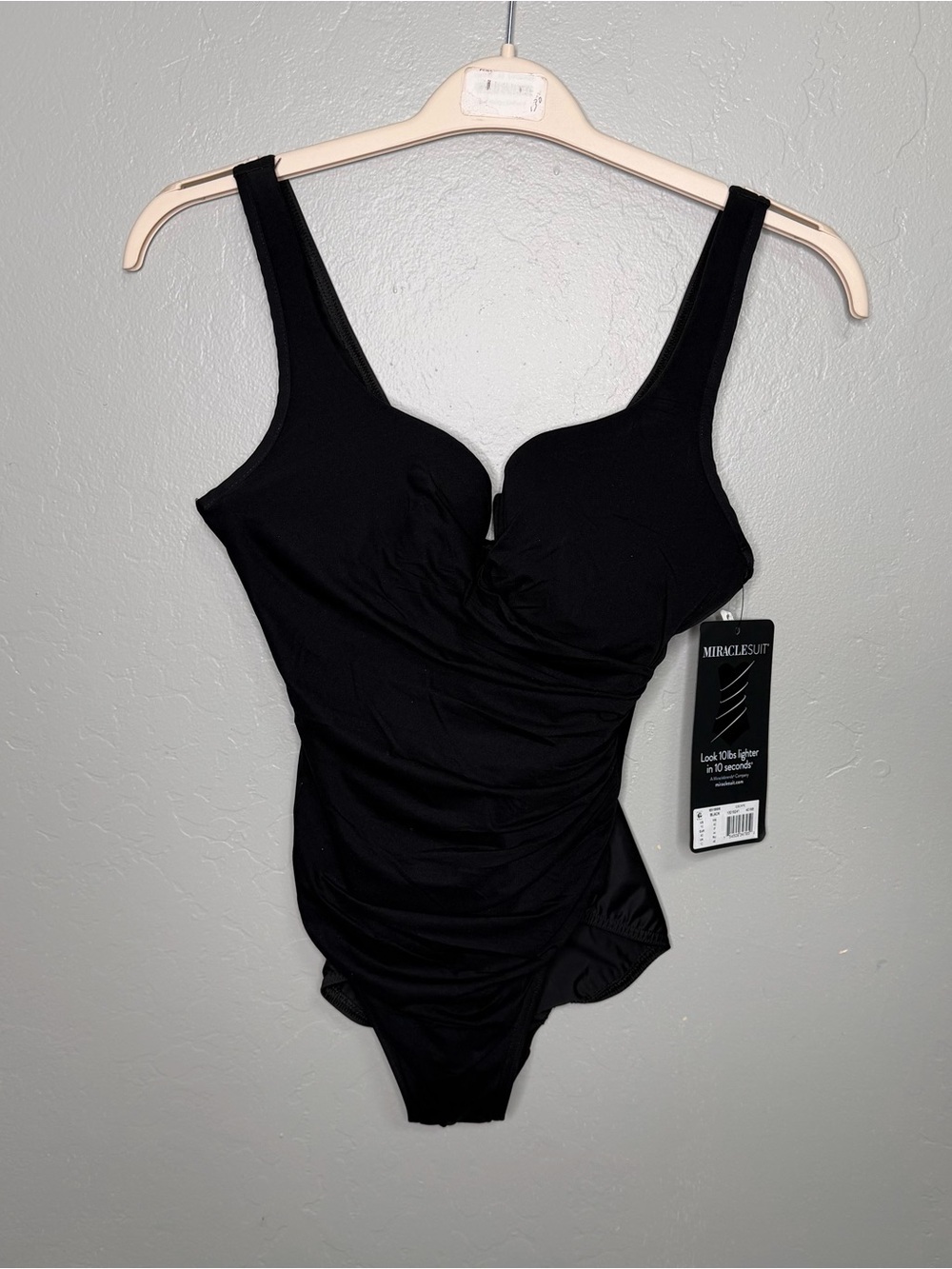 Miraclesuit Womens Must Have Escape OnePiece Allover Slimming Underwire Swimsuit